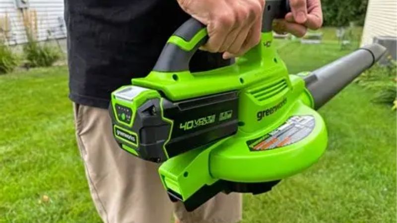 How to Choose the Best Cordless Leaf Vacuum