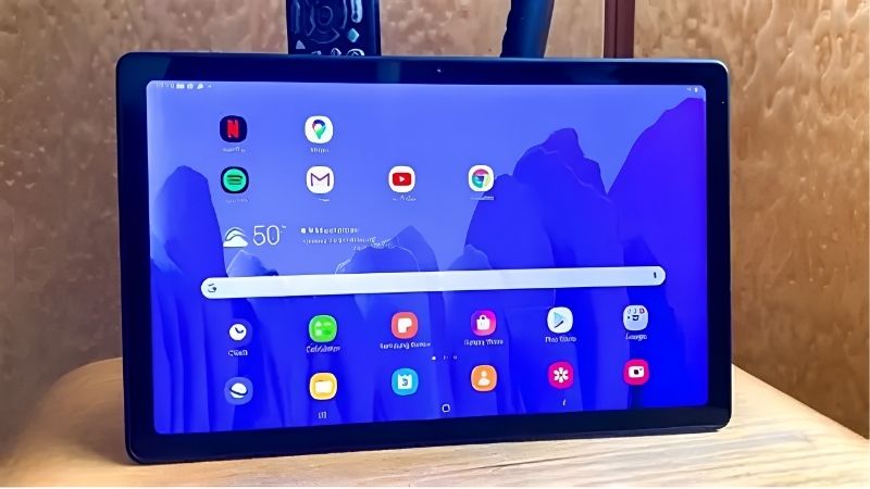 Best Tablet Under 300 Ranked by Specs