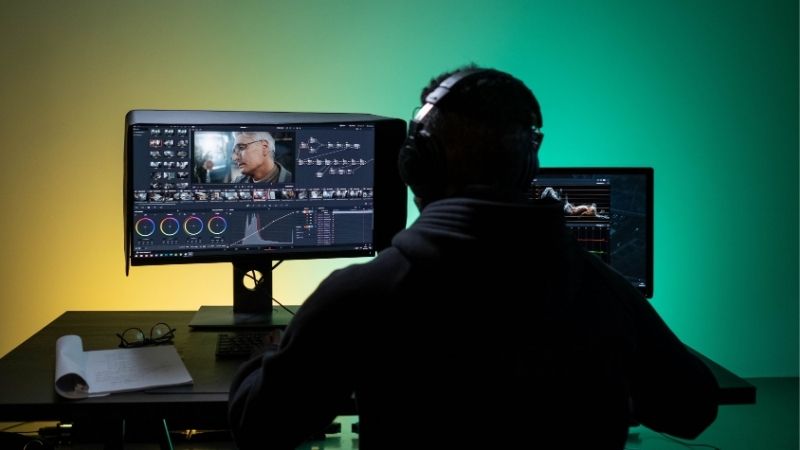 Top Color-Accurate Screens for Editing